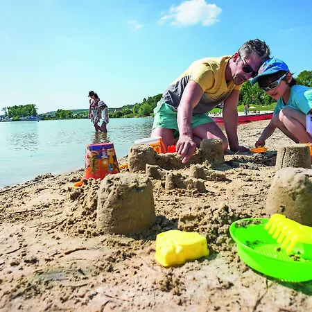 Village de vacances Center Parcs Le D’ailette 5*